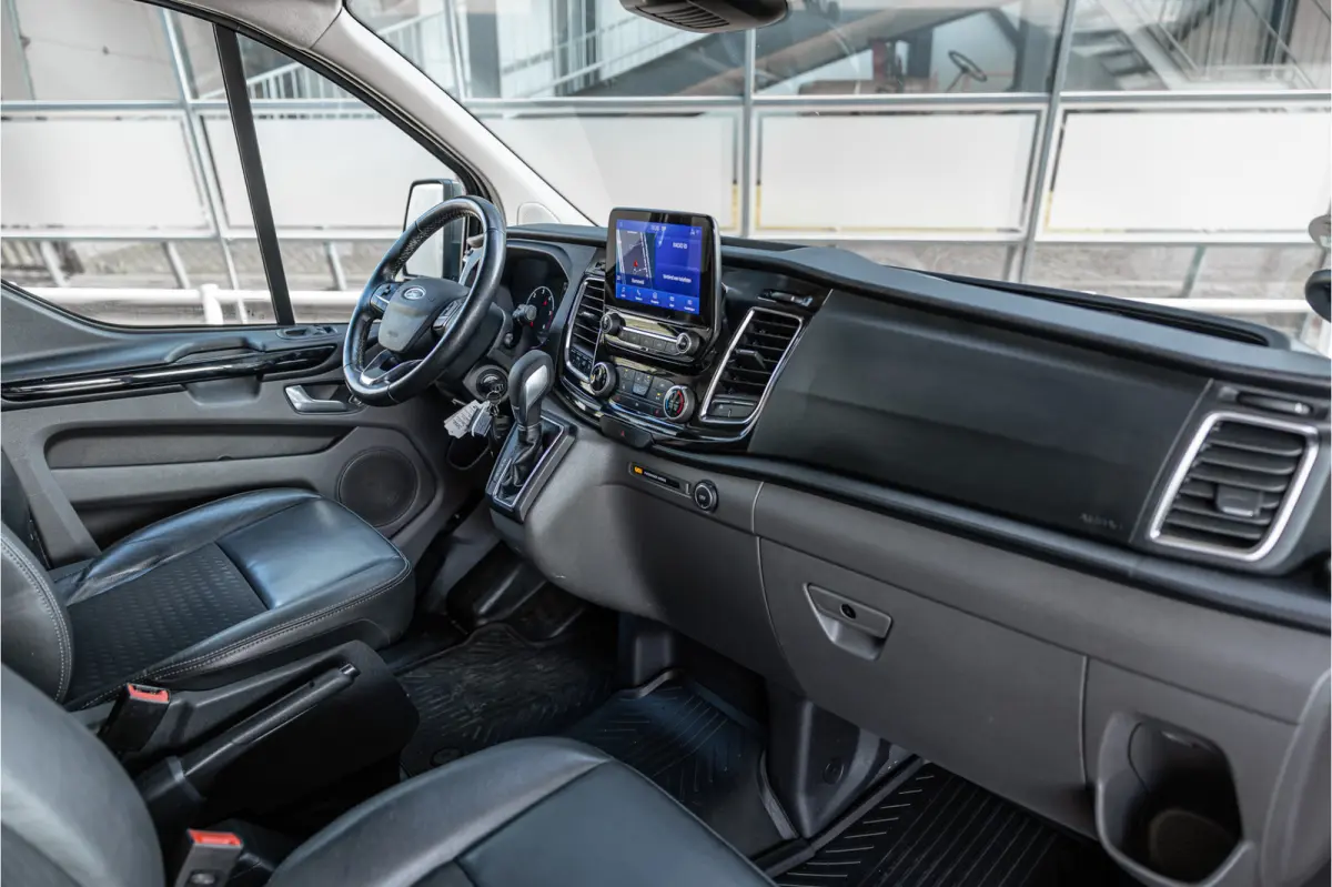 320 2.0 TDCI 185 PK L2H1 Sport | L+R Schuifdeur | ACC | Elek stoelen | Standkachel | CarPlay | Camera | Navigatie | Trekhaak | Inrichting | Nieuwe APK