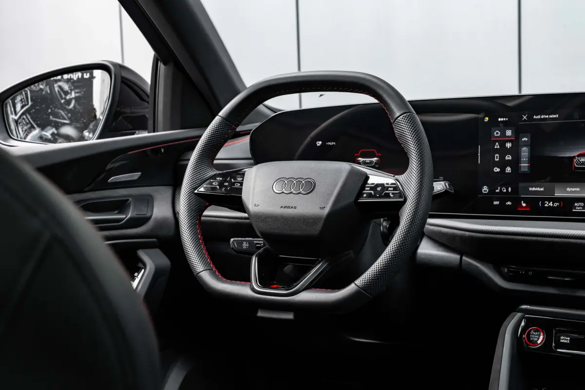 SQ5 3.0 TFSI 367PK | UNIEK IN NEDERLAND! | Trekhaak | Panorama Dak | B&O | Luchtvering | Head-up Display | Stoel+Stuurwielverw.