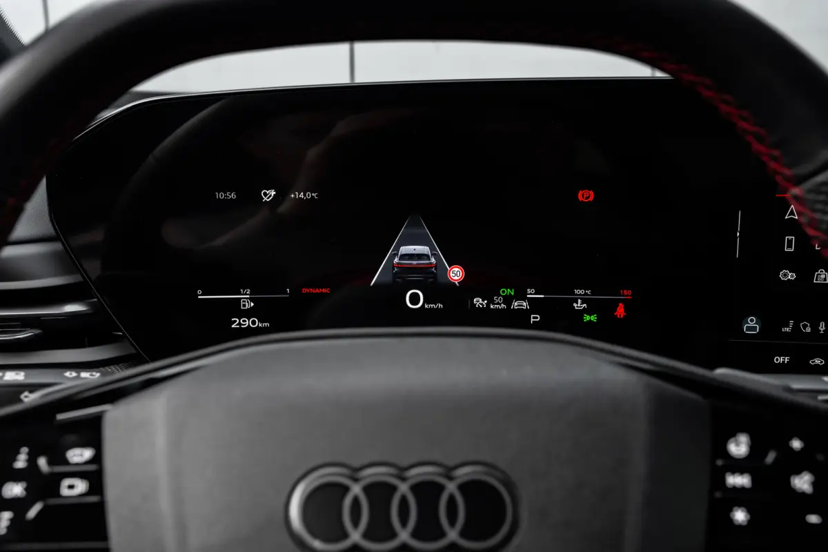 SQ5 3.0 TFSI 367PK | UNIEK IN NEDERLAND! | Trekhaak | Panorama Dak | B&O | Luchtvering | Head-up Display | Stoel+Stuurwielverw.