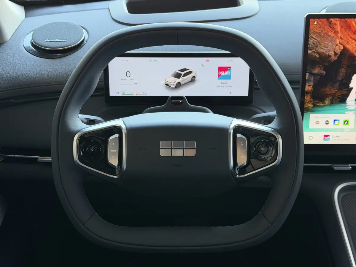 MAX+ PHEV LONG RANGE NIEUWE AUTO | 29,8 kWh ACCU | 136 KM WLTP | PANORAMADAK | STOELVERWARMING/KOELING | LEER | MET MASSAGE Geely Wijchen