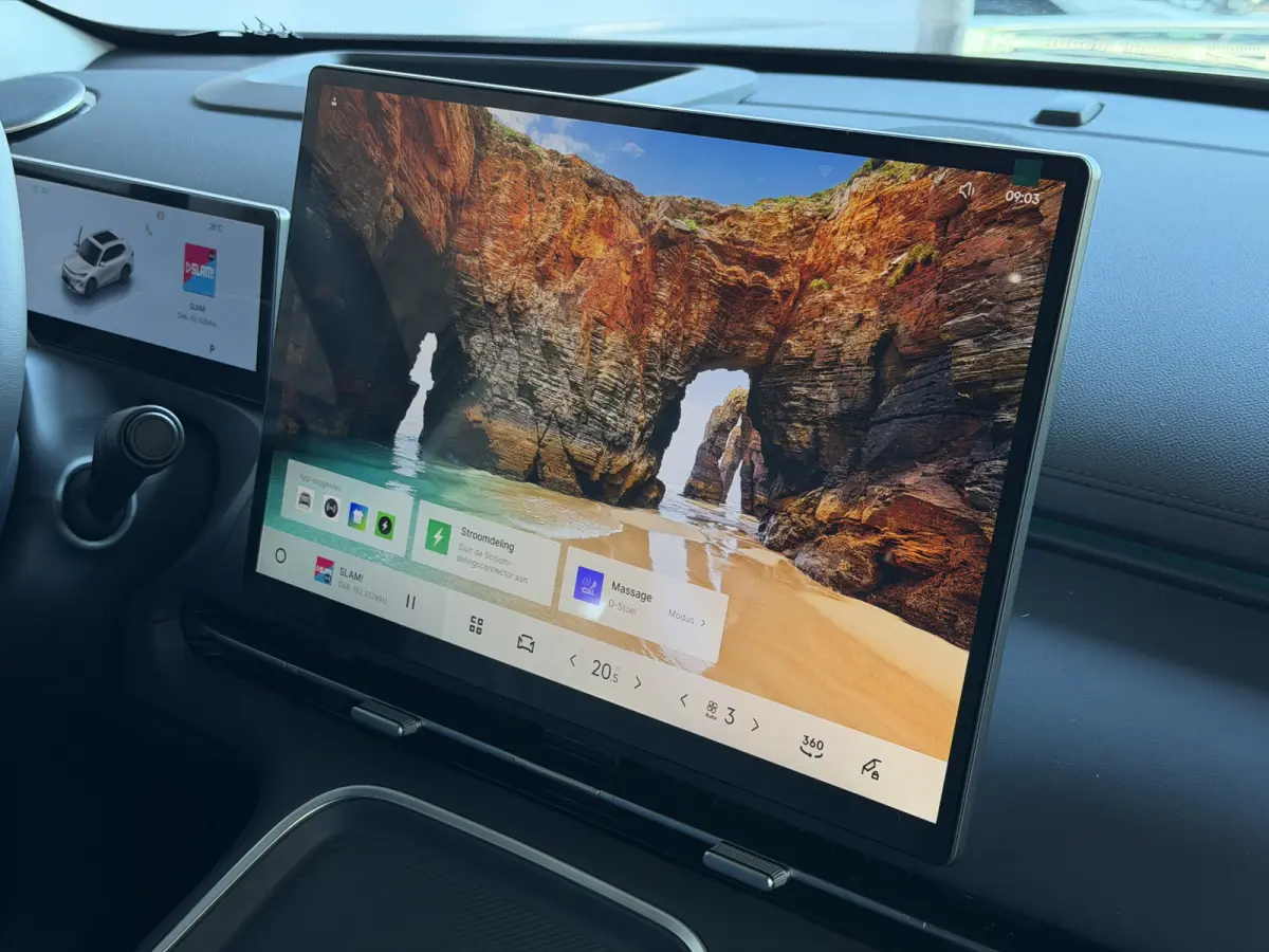 MAX+ PHEV LONG RANGE NIEUWE AUTO | 29,8 kWh ACCU | 136 KM WLTP | PANORAMADAK | STOELVERWARMING/KOELING | LEER | MET MASSAGE Geely Wijchen