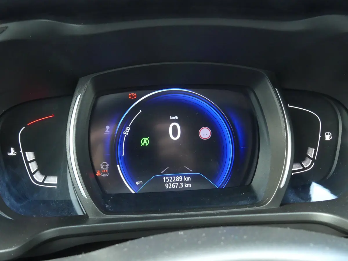 1.3 TCe Zen / Carplay / Keyless / LED