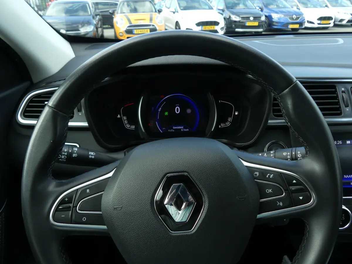 1.3 TCe Zen / Carplay / Keyless / LED