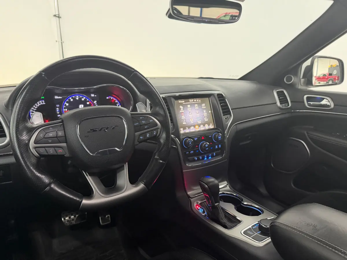 6.4 HEMI SRT|PANO|MEMORY|LEDER|INRUIL MOGELIJK|