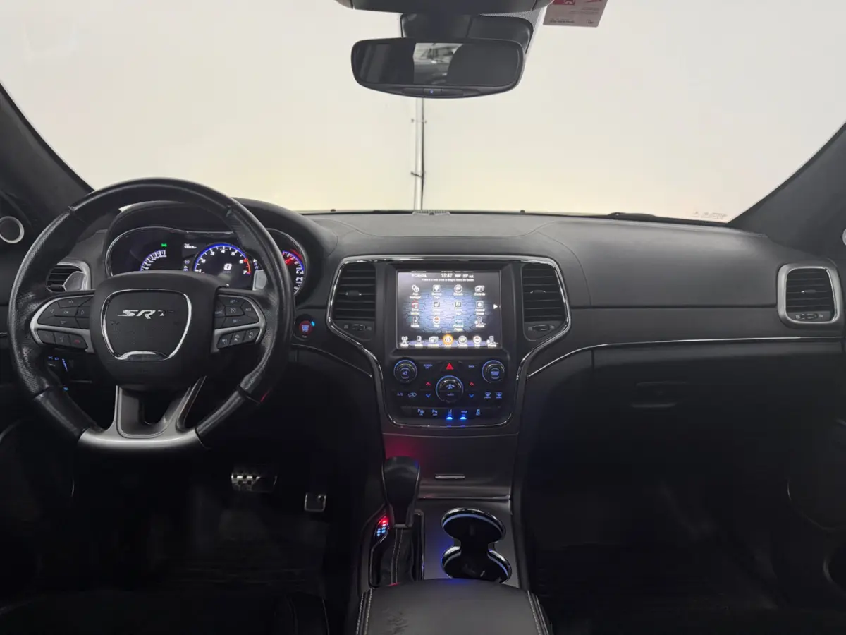 6.4 HEMI SRT|PANO|MEMORY|LEDER|INRUIL MOGELIJK|