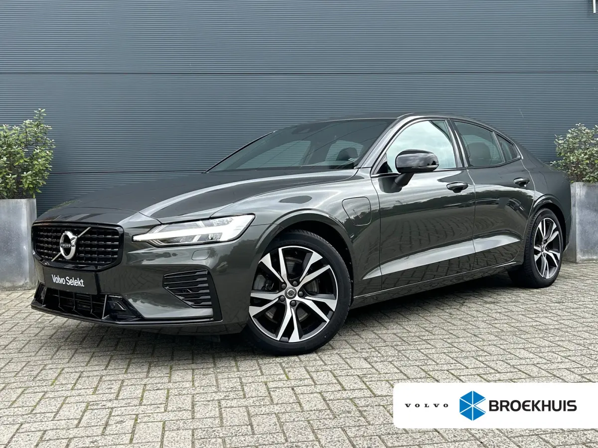 2.0 Recharge T8 AWD R-Design | Harman/Kardon | SoH 92% | Trekhaak | Memory | Stoel & stuurverwarming |