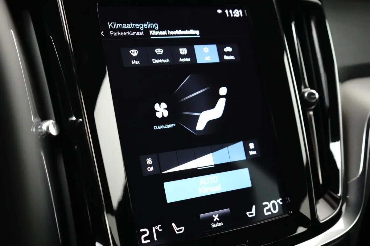 2.0 Recharge T8 AWD R-Design | Selekt! | Harman/Kardon | Trekhaak | Memory | Stoel & stuurverwarming |