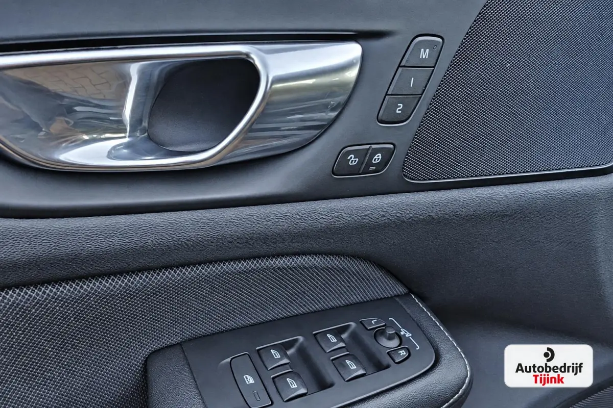 2.0 B3 R-Design | LED | Trekhaak | Elek. bestuurdersstoel | Elek. achterklep | Leder | Keyless | ACC | Camera |