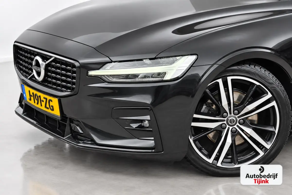 2.0 B3 R-Design | LED | Trekhaak | Elek. bestuurdersstoel | Elek. achterklep | Leder | Keyless | ACC | Stoelverwarming |
