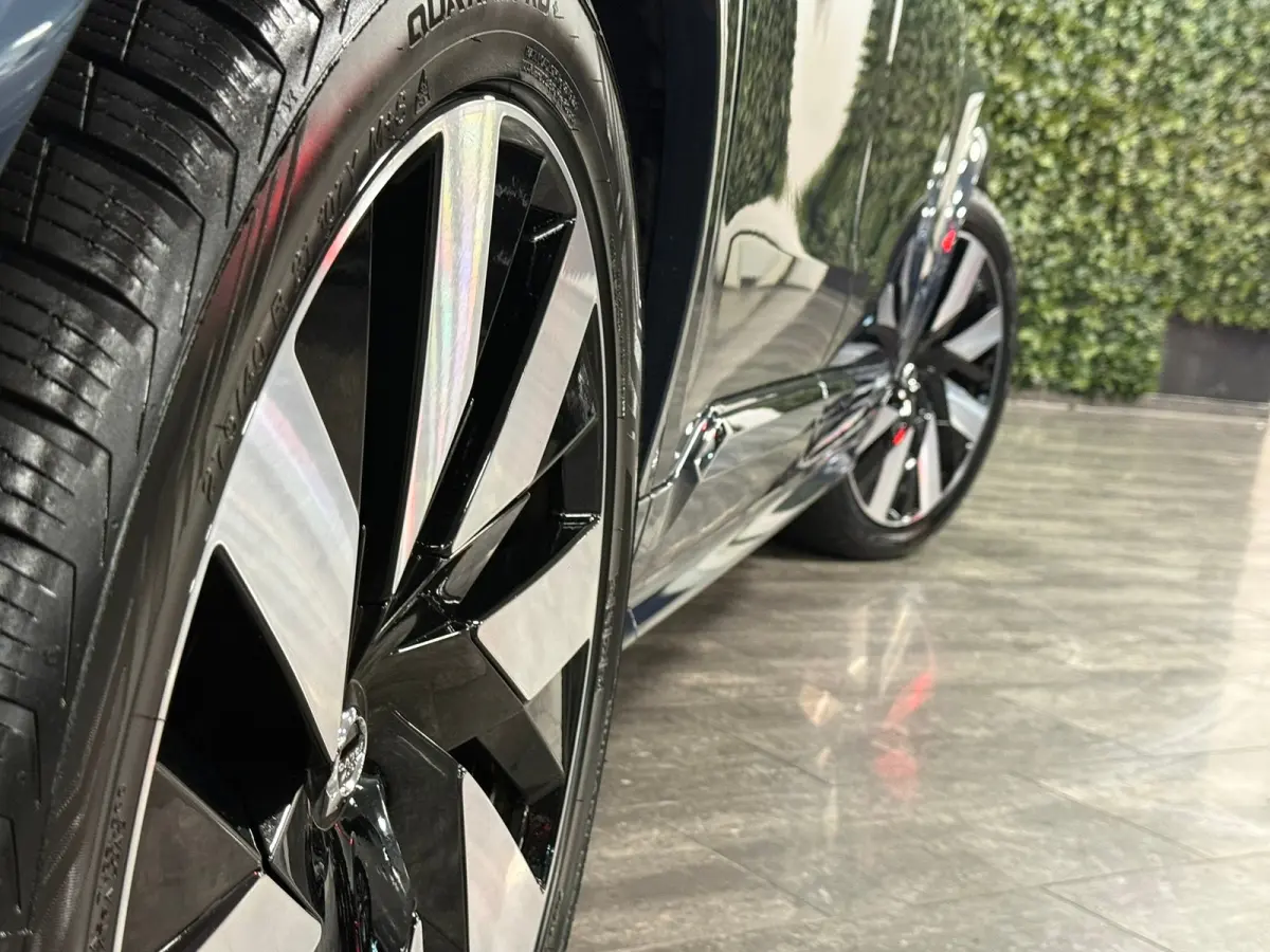 T8 AWD Recharge Plus Bright | Vol! | Luchtvering | Stoelventilatie | 360° Camera | Harman Kardon | 455pk | Schuifdak | Adaptieve Cruise Control | Stoelverwarming voor+achter | Stuurwielverw
