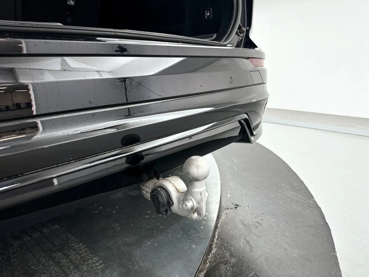 T6 Plug-in hybrid AWD Plus Dark | Panoramadak | Parkeercamera | Stoel- en Stuurverwarming
