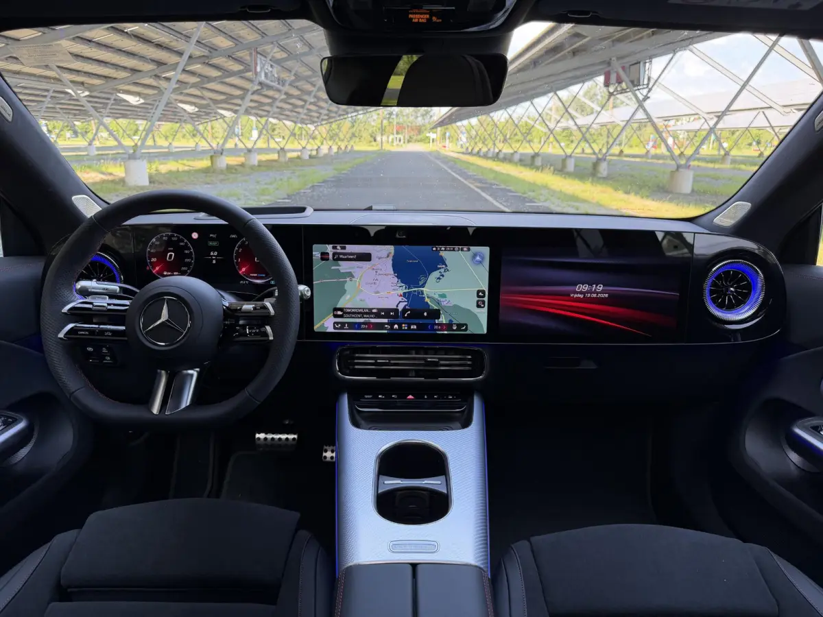180 Business Solution AMG | Night | Premium Plus | Trekhaak | Winterpakket | Burmester | Massage | Head -Up | 360 camera | Multibeam LED |