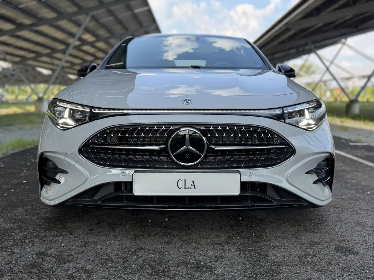 180 Business Solution AMG | Night | Premium Plus | Trekhaak | Winterpakket | Burmester | Massage | Head -Up | 360 camera | Multibeam LED |