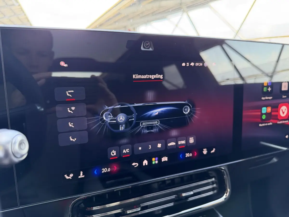 180 Business Solution AMG | Night | Premium Plus | Trekhaak | Winterpakket | Burmester | Massage | Head -Up | 360 camera | Multibeam LED |
