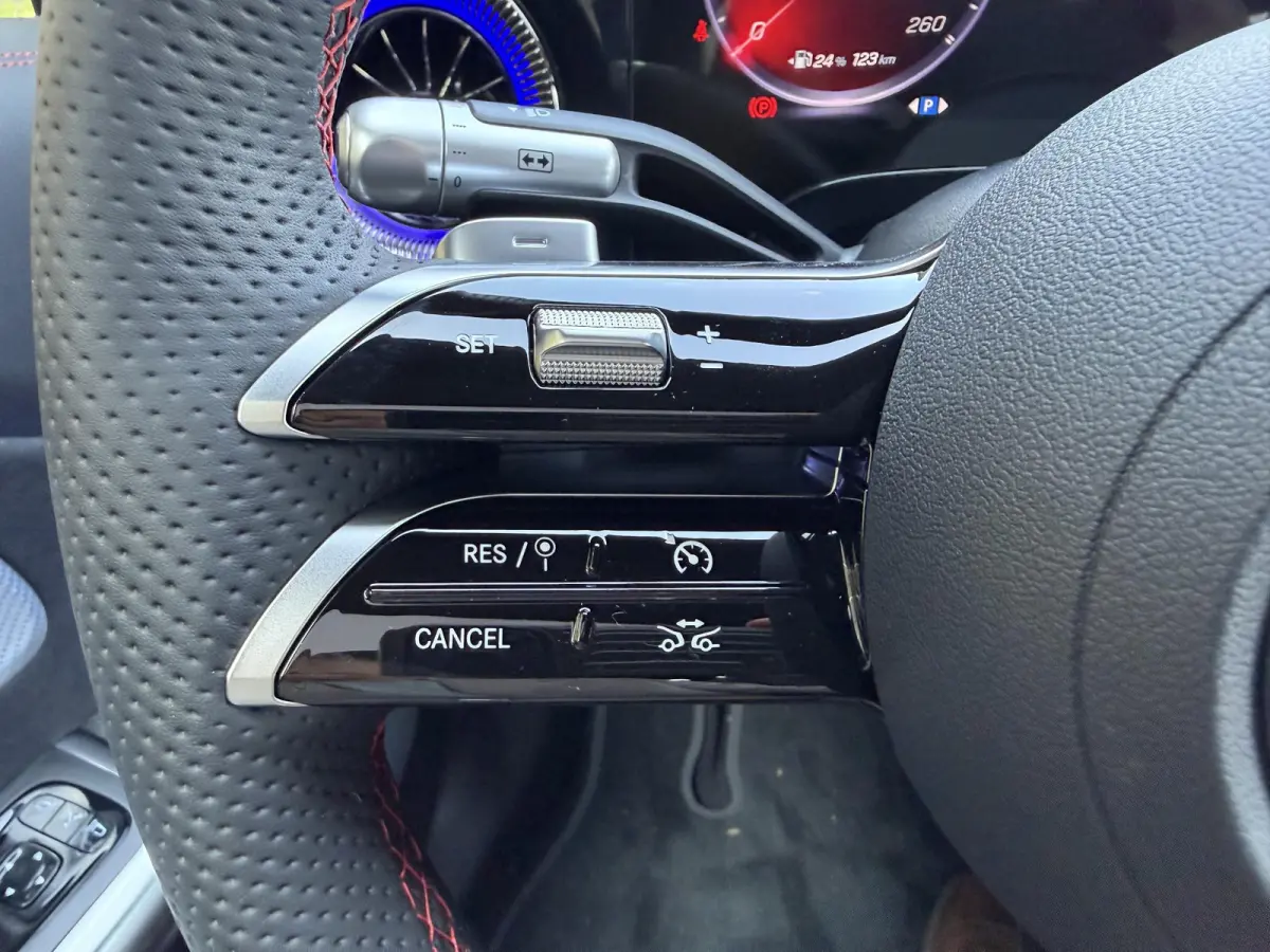 180 Business Solution AMG | Night | Premium Plus | Trekhaak | Winterpakket | Burmester | Massage | Head -Up | 360 camera | Multibeam LED |