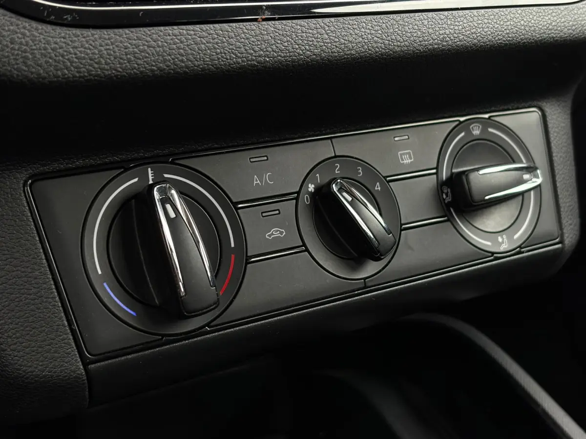 1.0 TSI 110 pk Ambition | Apple Carplay | Cruise control | Lane Assist |