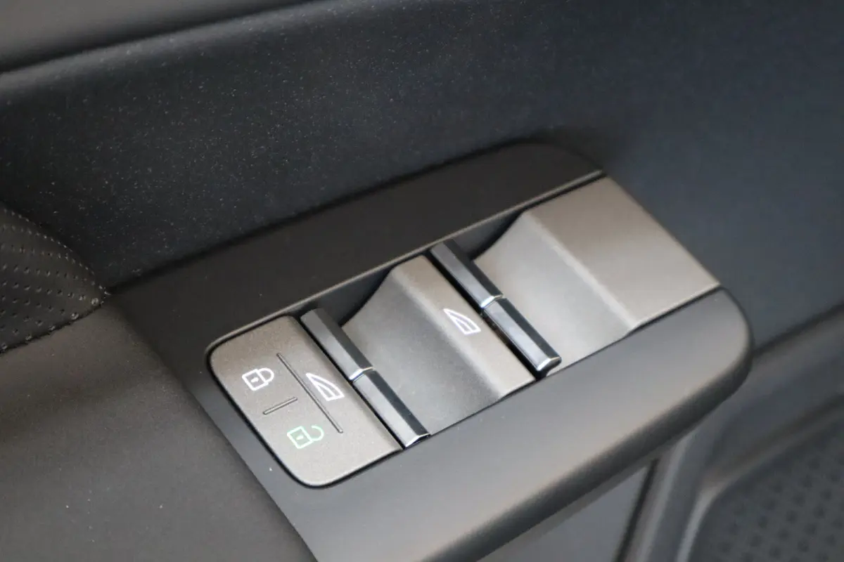 P10 AWD Ultra 95 kWh | Alarmsysteem | Bowers & Wilkins audiosysteem | Cruise control adaptief