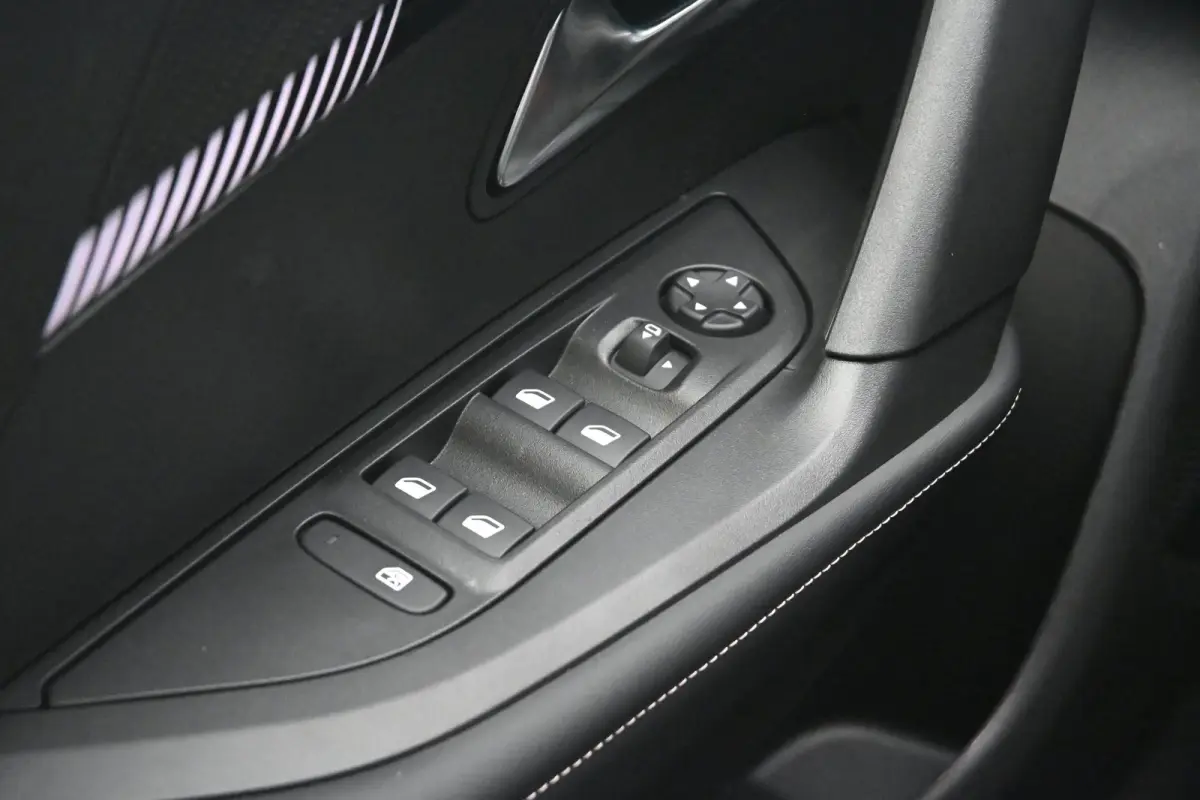 1.2 Hybrid 145 Allure DEMO-DEAL! Tot 8 Jaar Garantie! | 360 Camera | Adaptive Cruise | Keyless-Entry | Dodehoek-Detectie |