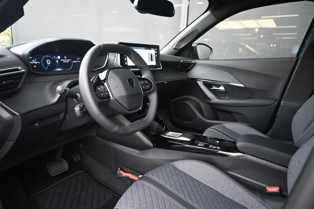 1.2 Hybrid 145 Allure DEMO-DEAL! Tot 8 Jaar Garantie! | 360 Camera | Adaptive Cruise | Keyless-Entry | Dodehoek-Detectie |