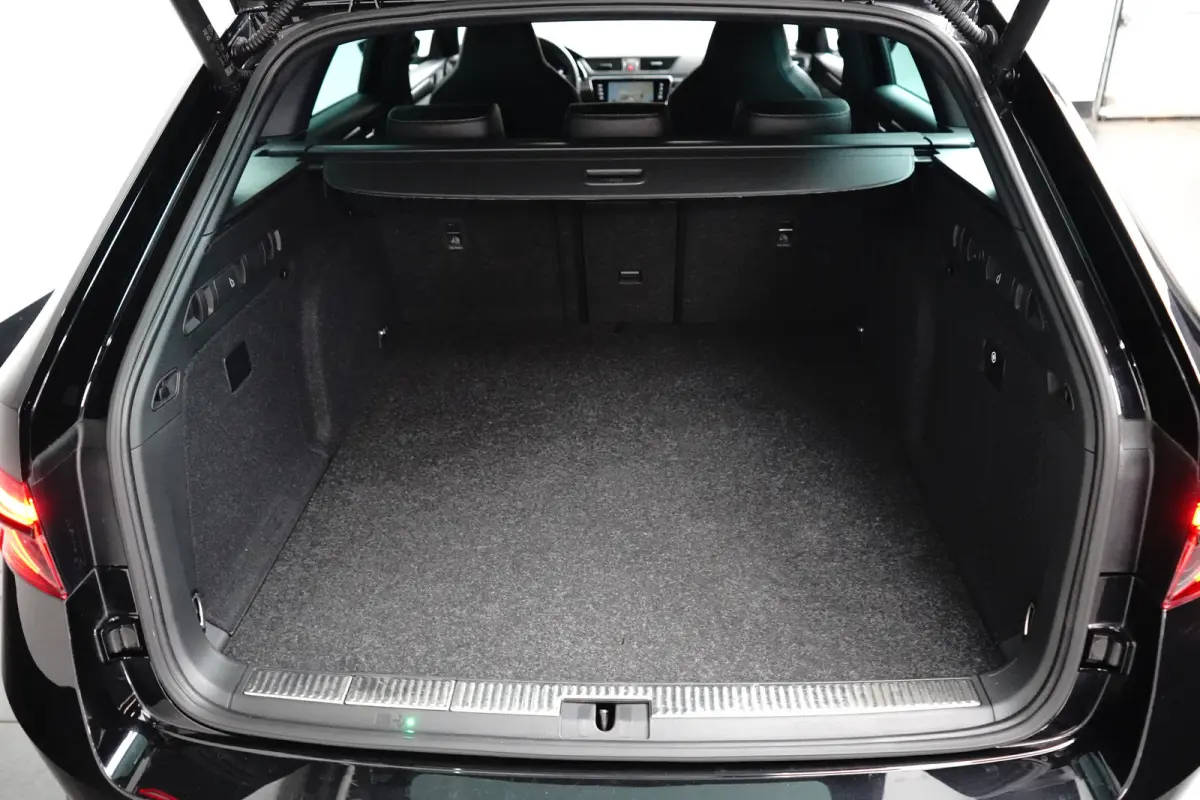 1.4 IV Sportline 204 pk 6-DSG | Achteruitrijcamera | Elektrische Stoelen | Apple Carplay |