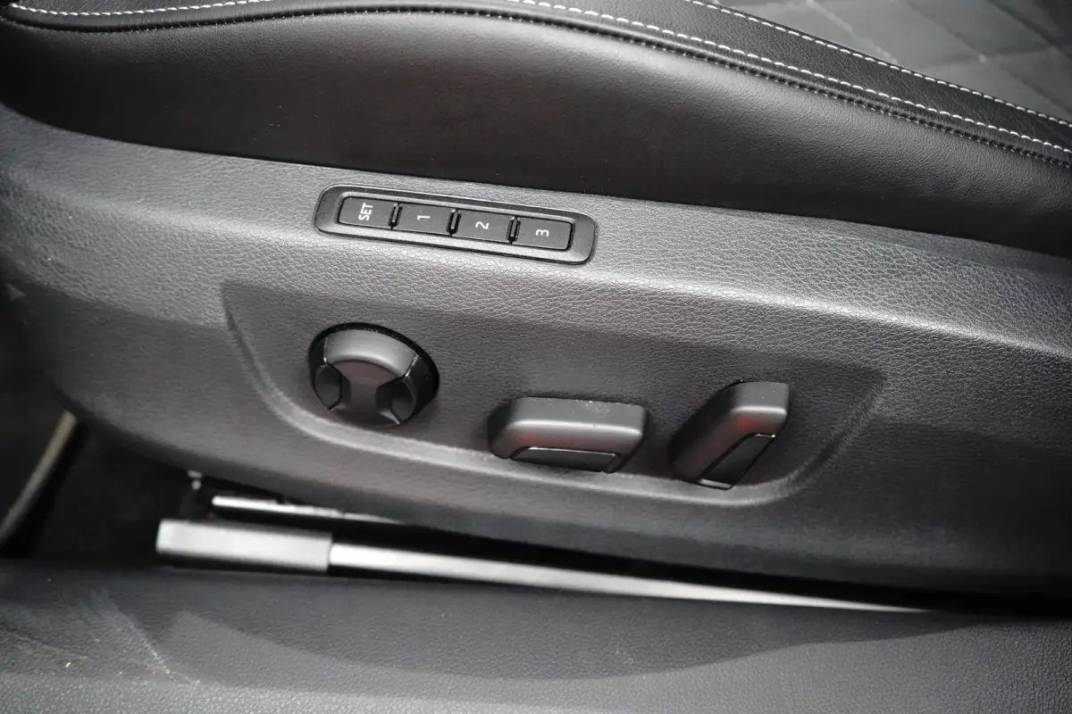 1.4 IV Sportline 204 pk 6-DSG | Achteruitrijcamera | Elektrische Stoelen | Apple Carplay |
