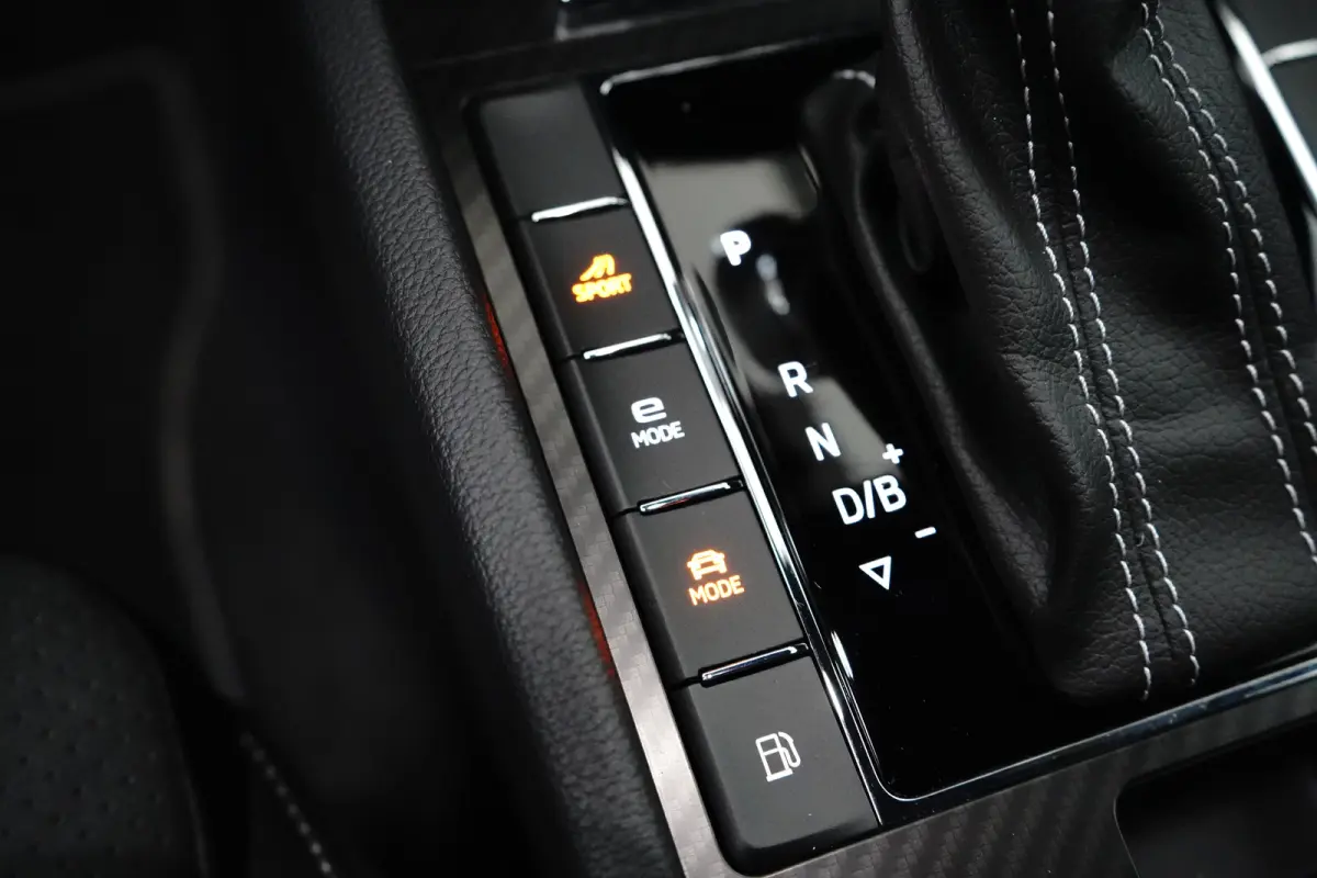 1.4 IV Sportline 204 pk 6-DSG | Achteruitrijcamera | Elektrische Stoelen | Apple Carplay |
