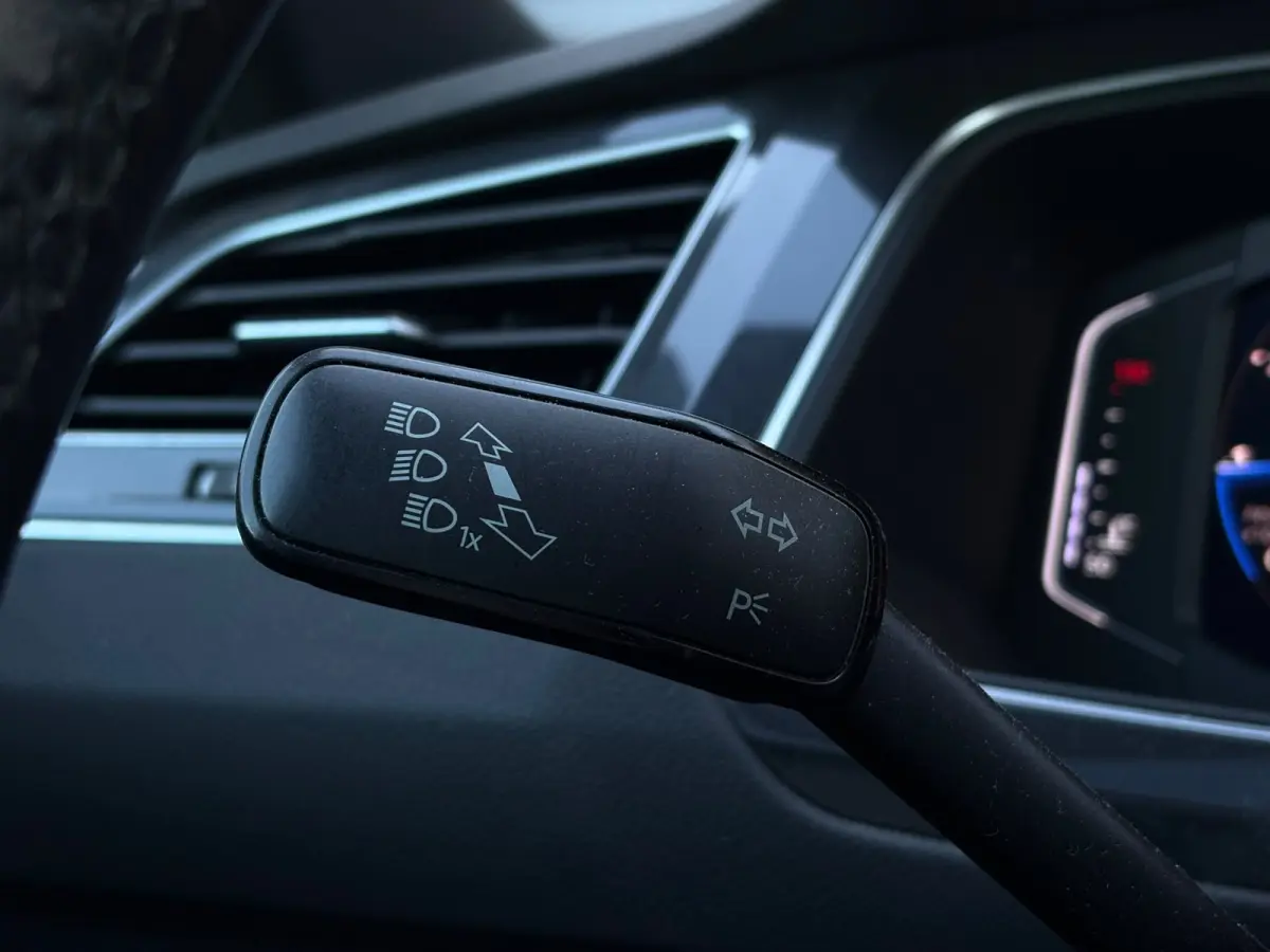 1.5 TSI 130PK R-Line | Panoramadak | Elektrische achterklep | Cruise control adaptief | Stoel verwarming |