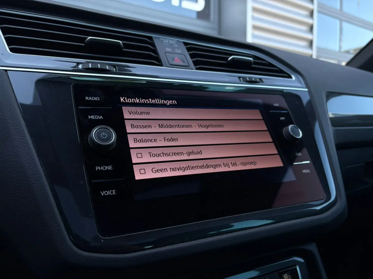 1.5 TSI 130PK R-Line | Panoramadak | Elektrische achterklep | Cruise control adaptief | Stoel verwarming |