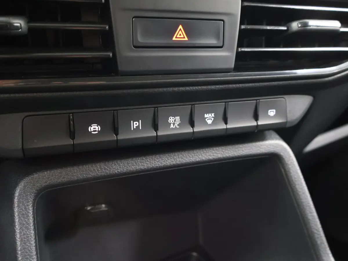 2.0 EcoBlue | 102 PK | L2 | Trend | Navigatie | Parkeersensoren | Trekhaak | Cruise Control | Apple Carplay