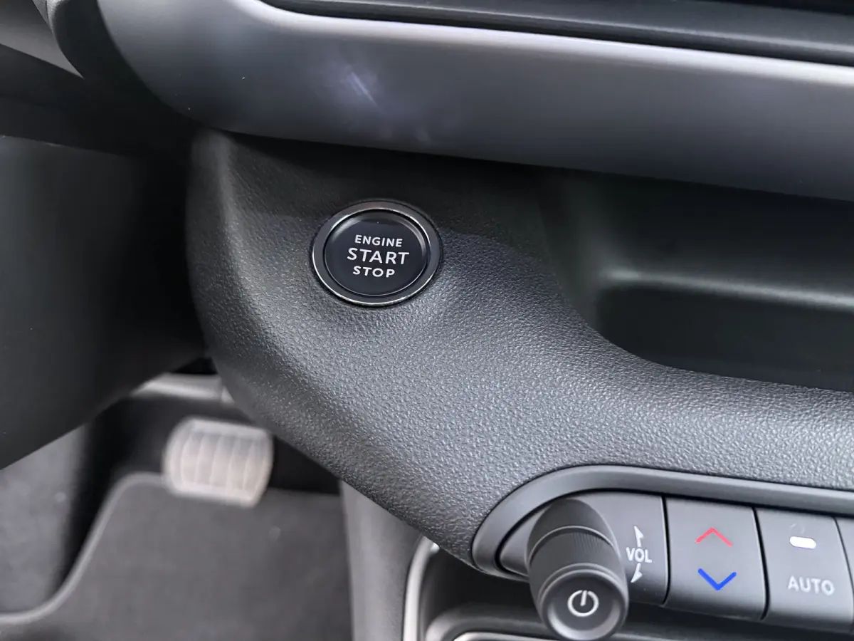 1.2 e-Hybrid Summit | Achterbank in delen neerklapbaar | Achteruitrijcamera | Afdaal assistent