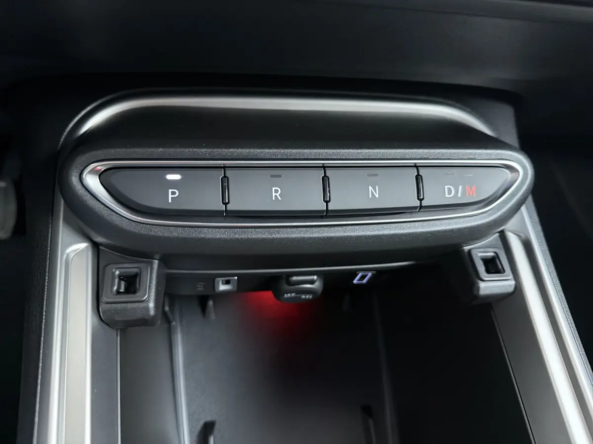 1.2 e-Hybrid Summit | Achterbank in delen neerklapbaar | Achteruitrijcamera | Afdaal assistent