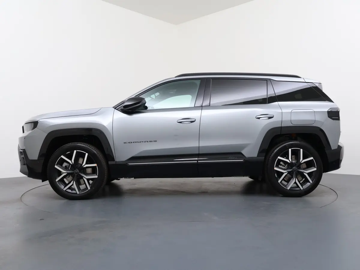 1.6 e-Hybrid Plug-In First Edition | Adaptieve cruise | Pano dak | 360* camera | Focal audio | Elek. stoelen | Leder | Stoelverwarming en massage | Carplay |