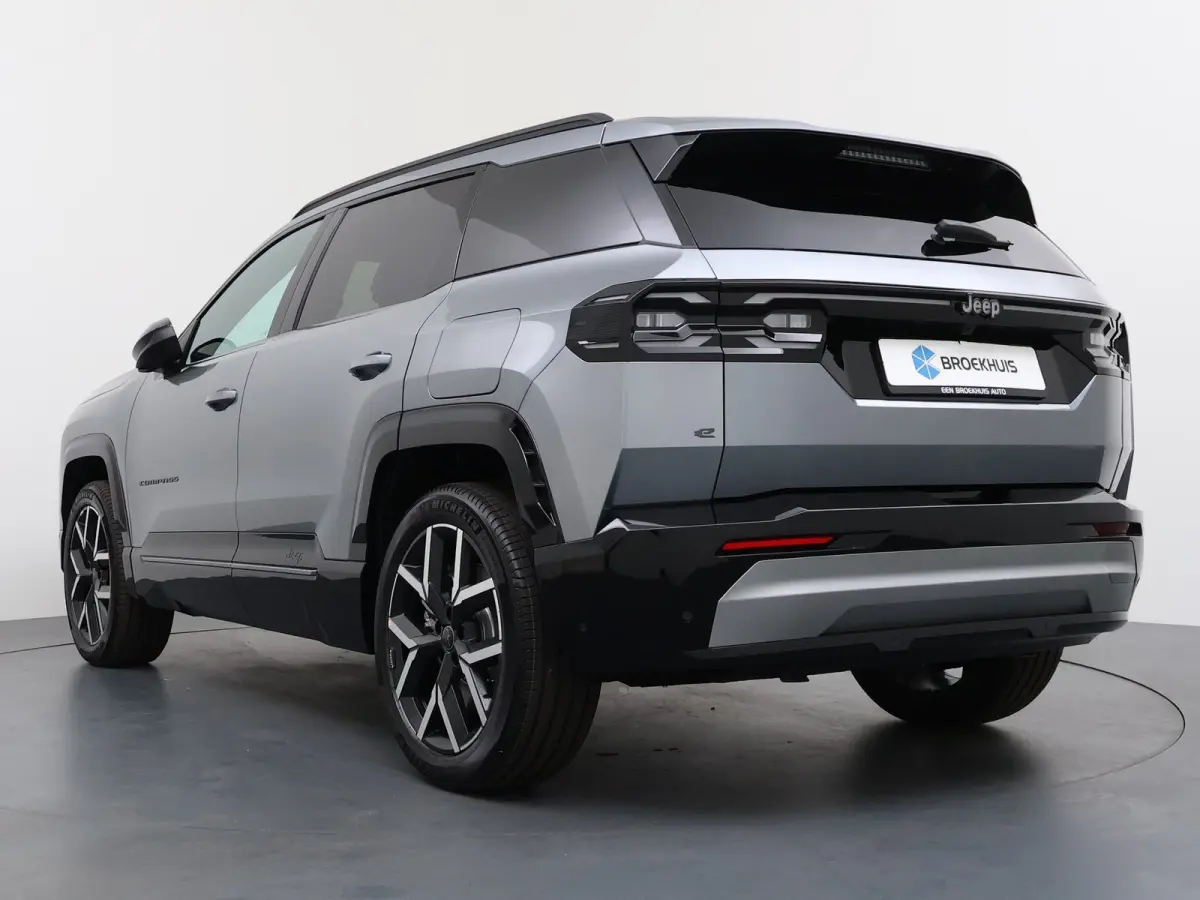 1.6 e-Hybrid Plug-In First Edition | Adaptieve cruise | Pano dak | 360* camera | Focal audio | Elek. stoelen | Leder | Stoelverwarming en massage | Carplay |