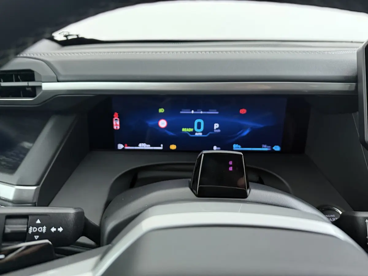1.6 e-Hybrid Plug-In First Edition | Adaptieve cruise | Pano dak | 360* camera | Focal audio | Elek. stoelen | Leder | Stoelverwarming en massage | Carplay |