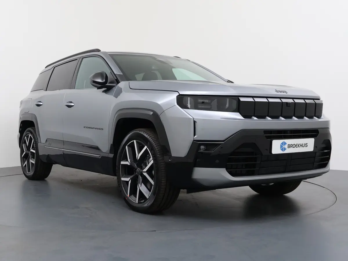 1.6 e-Hybrid Plug-In First Edition | Adaptieve cruise | Pano dak | 360* camera | Focal audio | Elek. stoelen | Leder | Stoelverwarming en massage | Carplay |