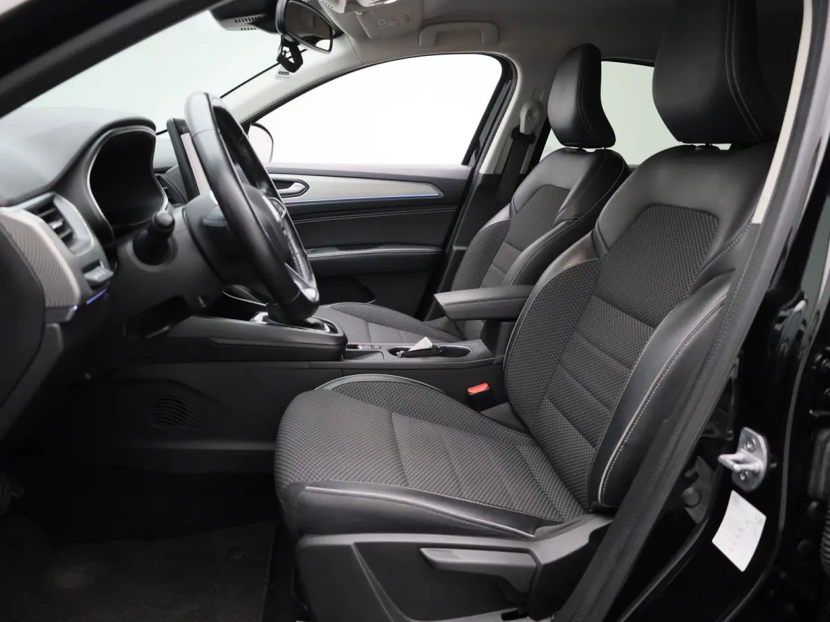1.6 E-Tech Hybrid 145 Intens | Wordt Verwacht | Automaat | Apple Carplay / Android Auto | Achteruitrijcamera | Parkeersensoren | Sfeerverlichting | Climate Control |