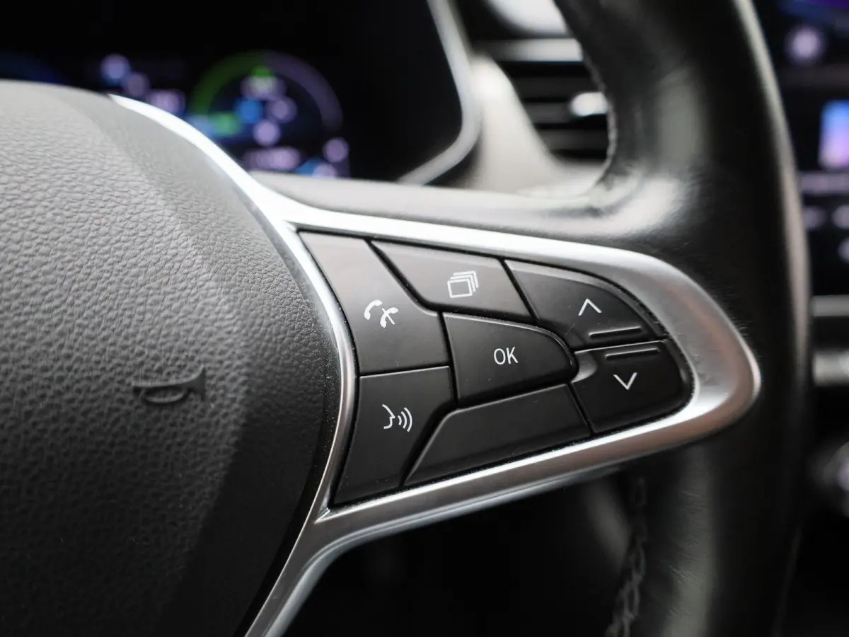 1.6 E-Tech Hybrid 145 Intens | Wordt Verwacht | Automaat | Apple Carplay / Android Auto | Achteruitrijcamera | Parkeersensoren | Sfeerverlichting | Climate Control |