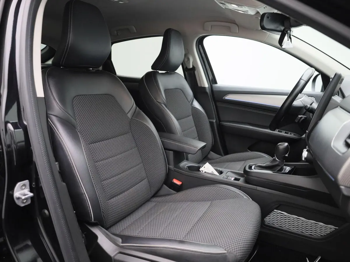 1.6 E-Tech Hybrid 145 Intens | Wordt Verwacht | Automaat | Apple Carplay / Android Auto | Achteruitrijcamera | Parkeersensoren | Sfeerverlichting | Climate Control |