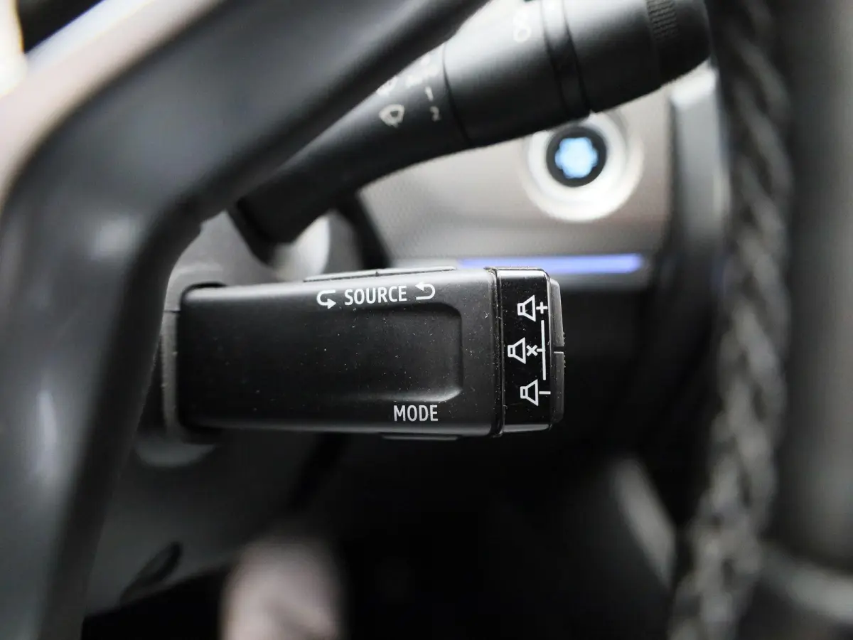 1.6 E-Tech Hybrid 145 Intens | Wordt Verwacht | Automaat | Apple Carplay / Android Auto | Achteruitrijcamera | Parkeersensoren | Sfeerverlichting | Climate Control |