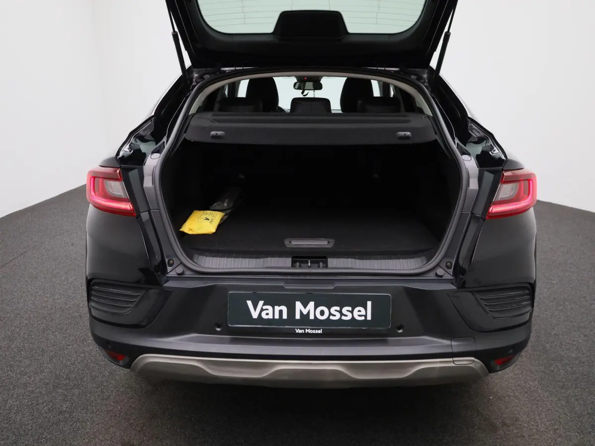1.6 E-Tech Hybrid 145 Intens | Wordt Verwacht | Automaat | Apple Carplay / Android Auto | Achteruitrijcamera | Parkeersensoren | Sfeerverlichting | Climate Control |