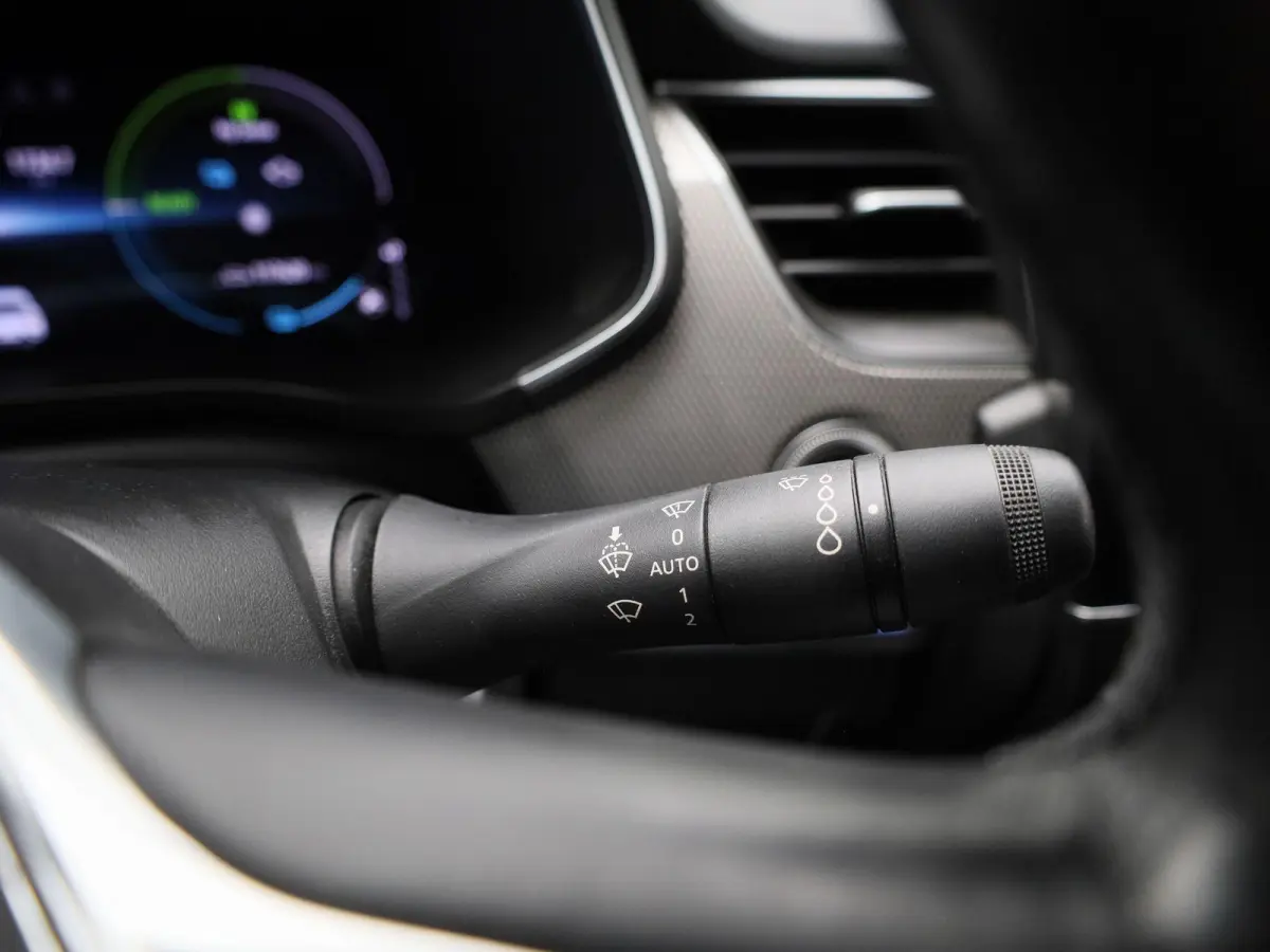 1.6 E-Tech Hybrid 145 Intens | Wordt Verwacht | Automaat | Apple Carplay / Android Auto | Achteruitrijcamera | Parkeersensoren | Sfeerverlichting | Climate Control |