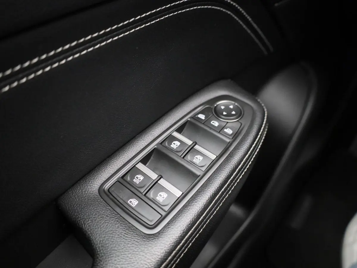 1.6 E-Tech Hybrid 145 Intens | Wordt Verwacht | Automaat | Apple Carplay / Android Auto | Achteruitrijcamera | Parkeersensoren | Sfeerverlichting | Climate Control |