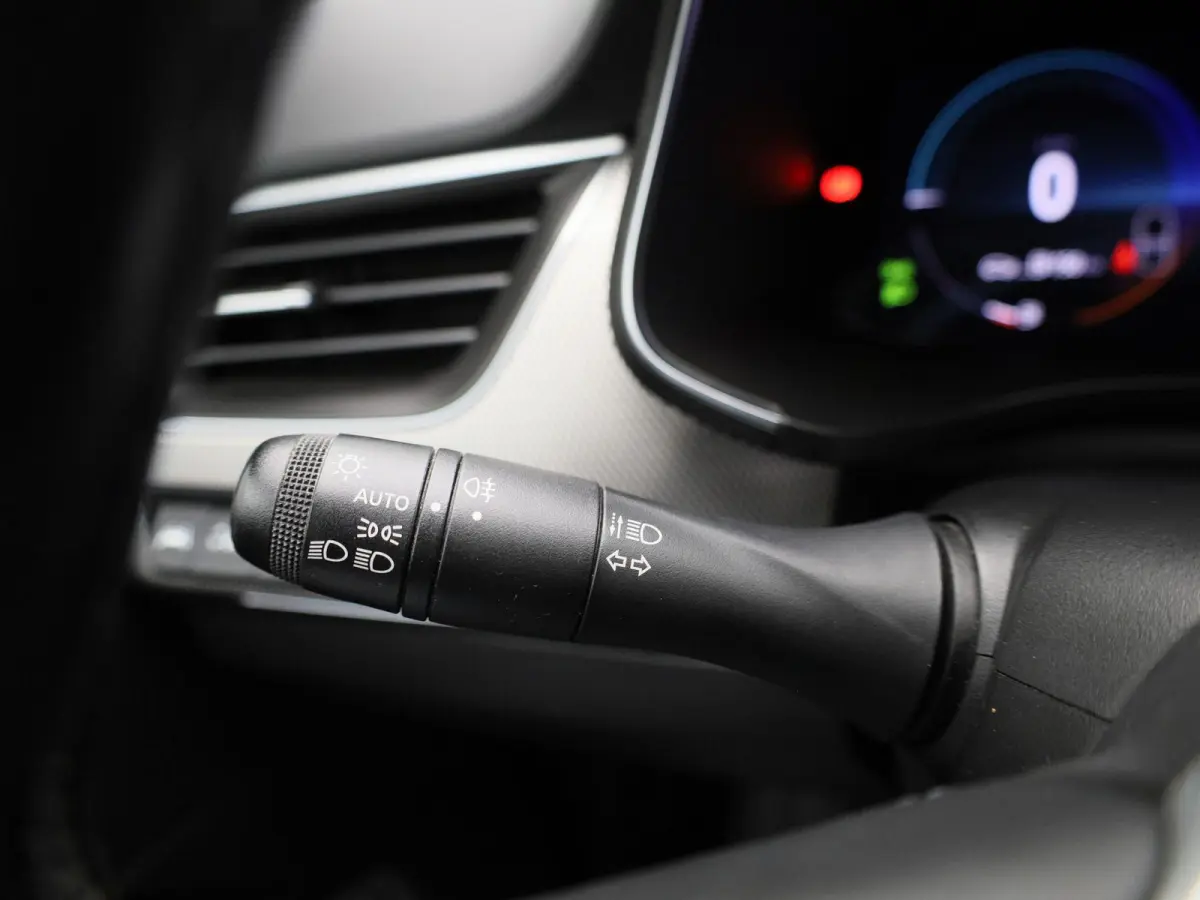 1.6 E-Tech Hybrid 145 Intens | Wordt Verwacht | Automaat | Apple Carplay / Android Auto | Achteruitrijcamera | Parkeersensoren | Sfeerverlichting | Climate Control |