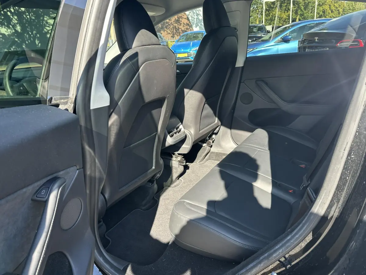 Performance AWD 75 kWh SOH 92%| RESTERENDE FABRIEKSGARANTIE VAN TOEPASSING OP DE HOOGVOLTACCU + AANDRIJFLIJN T/M 2030 OF 192.000KM!| RIJKLAARPRIJS INCL. 12 MND BOVAG GARANTIE
