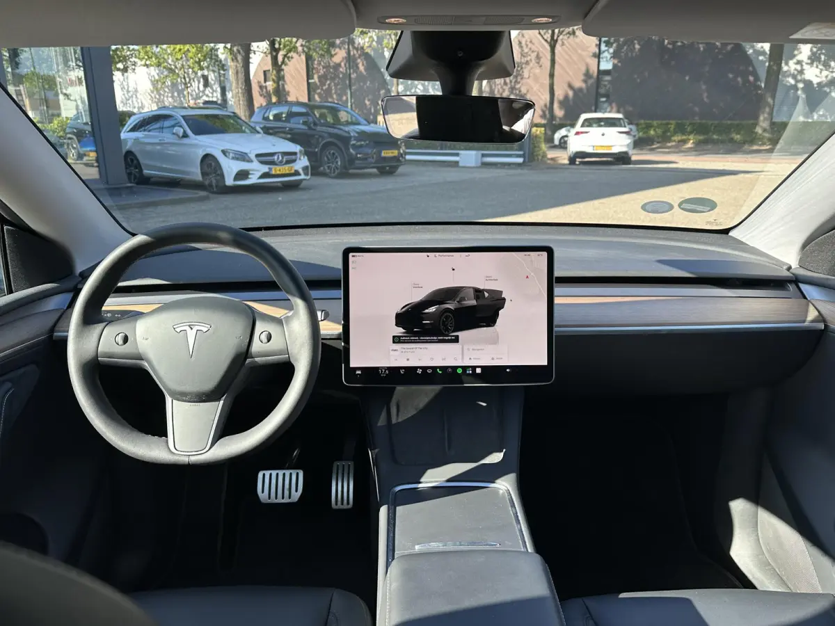 Performance AWD 75 kWh SOH 92%| RESTERENDE FABRIEKSGARANTIE VAN TOEPASSING OP DE HOOGVOLTACCU + AANDRIJFLIJN T/M 2030 OF 192.000KM!| RIJKLAARPRIJS INCL. 12 MND BOVAG GARANTIE