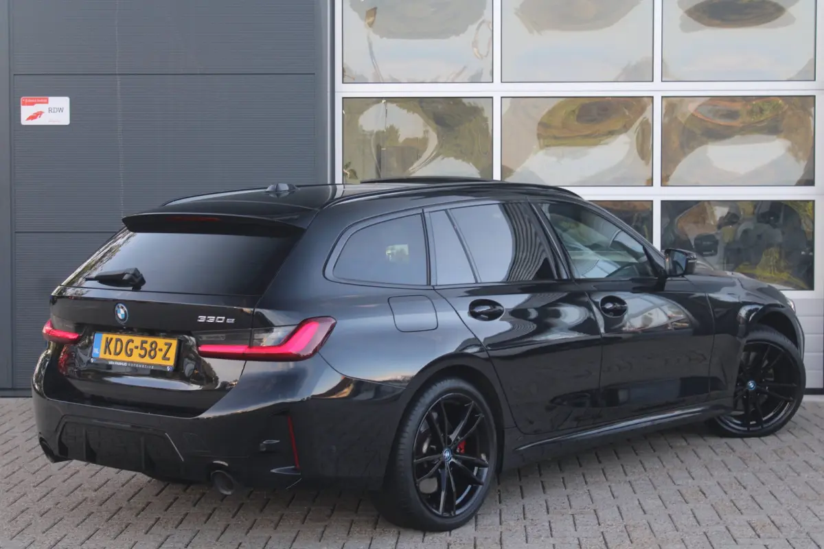 330e M-Sport Pro | Pano | HK | ACC | Memory | HUD