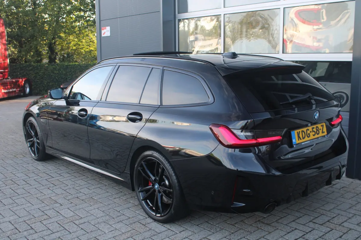 330e M-Sport Pro | Pano | HK | ACC | Memory | HUD