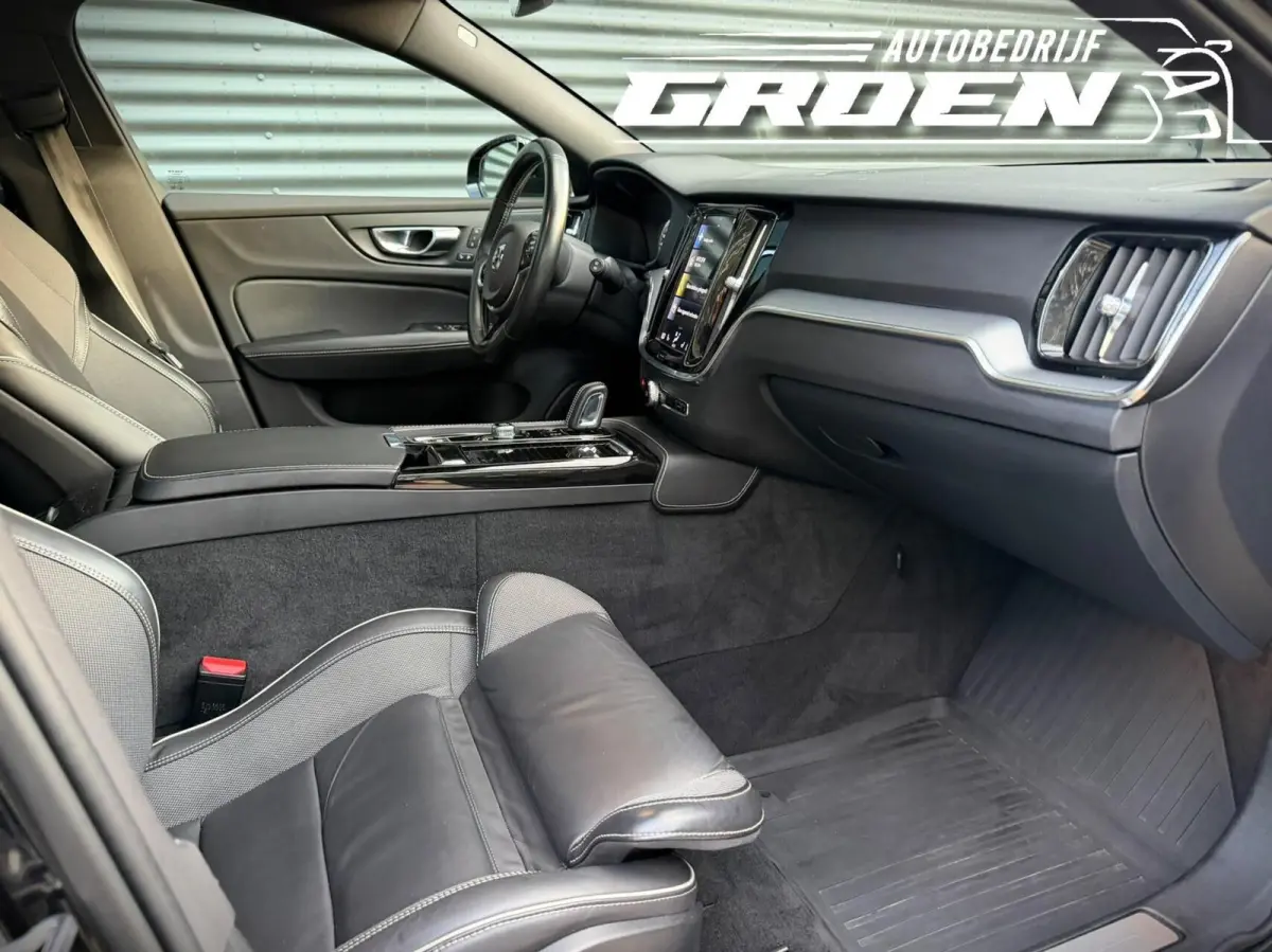 2.0 T8 Recharge AWD R-Design PANO|HEADUP|MEMORY|