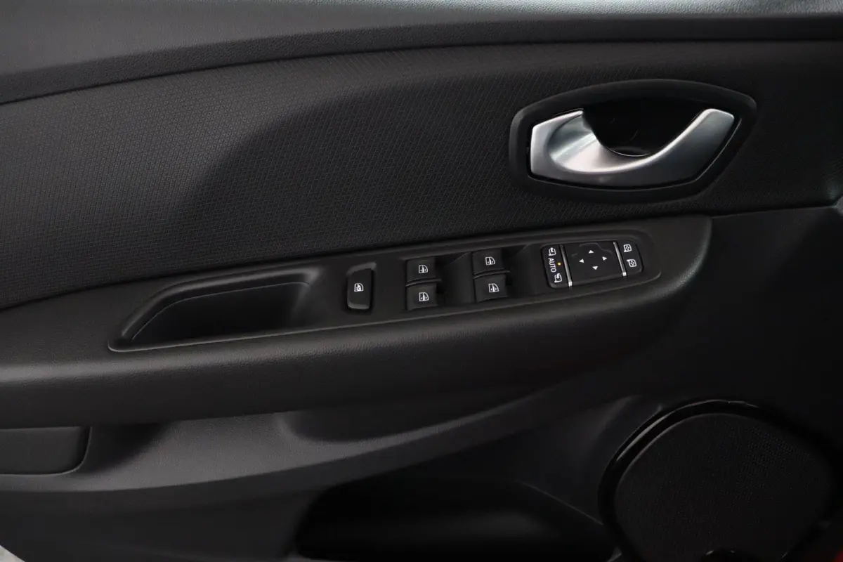 Energy TCe 90 Intens | BOSE Audio | Parkeercamera |