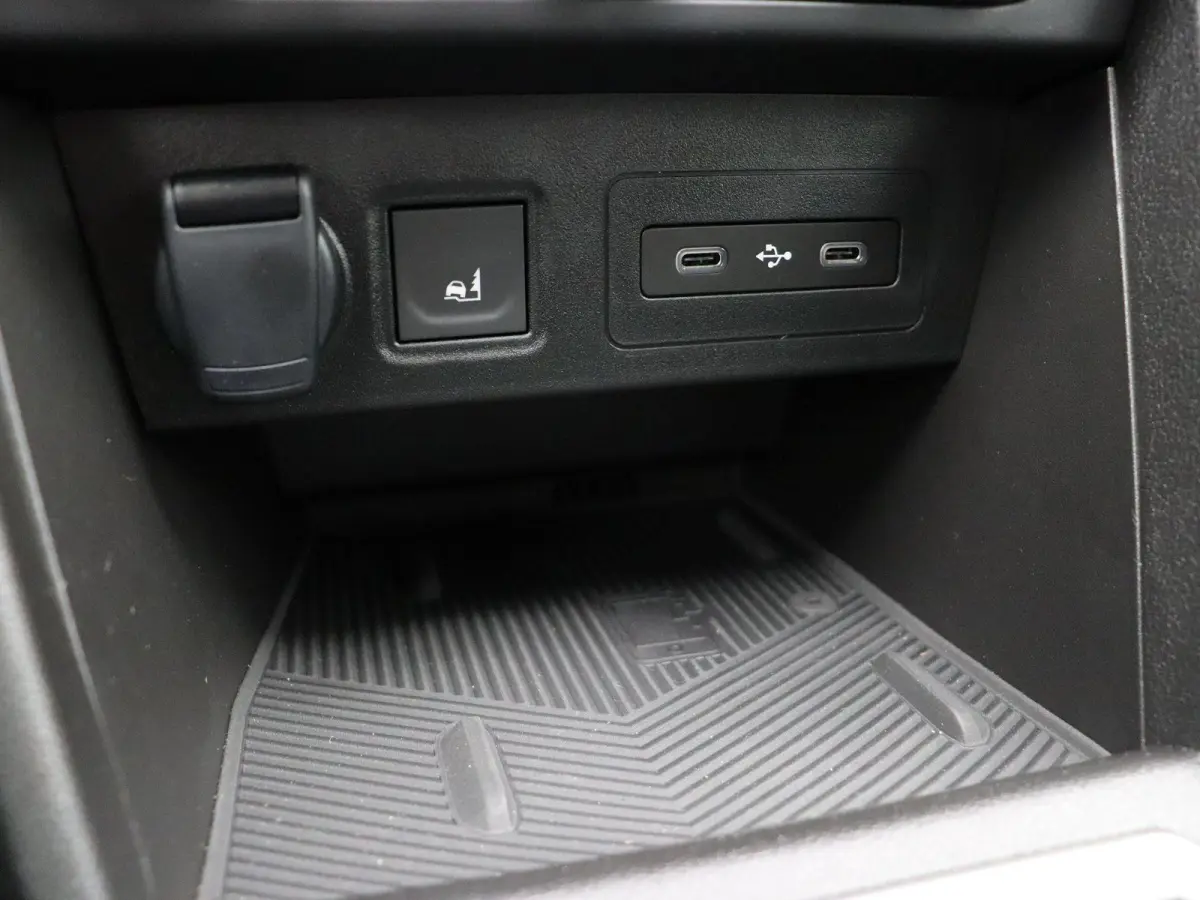 TCe 110pk limited edition | Climate control | Elek. handrem | Achteruitrijcamera | Cruise control |